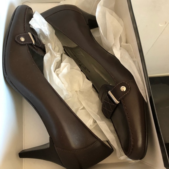 NWT Talbots Gemini Brown Leather Heels, Size 8 - Picture 2 of 7